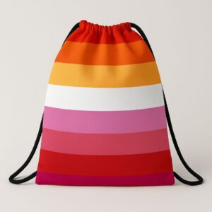"Sacochila Orgulho Lésbico | 100% Poliéster | 35x40 cm | Fundo Branco Mais do que um acessório, essa sacochila é um símbolo de presença, visibilidade e liberdade. Criada com carinho para quem carrega sua história com orgulho, ela é perfeita para expressar identidade com estilo e força. Por que escolher essa sacochila: Afirma sua existência e sua voz, todos os dias Representa resistência, amor e pertencimento Perfeita para marchas, encontros, festas ou para o seu cotidiano Um lembrete visual de que ser você é sua maior revolução Detalhes do produto: Tamanho: 35 x 40 cm Material: 100% poliéster – leve, resistente e fácil de limpar Estampa: Cores do orgulho lésbico em destaque Fundo: Branco na parte traseira Fechamento: Cordão preto ajustável, alças práticas e discretas Acabamento reforçado, feita para durar com você Use, mostre, celebre: sua bandeira, sua força, seu lugar no mundo. Essa sacochila é mais que um item – é um manifesto."